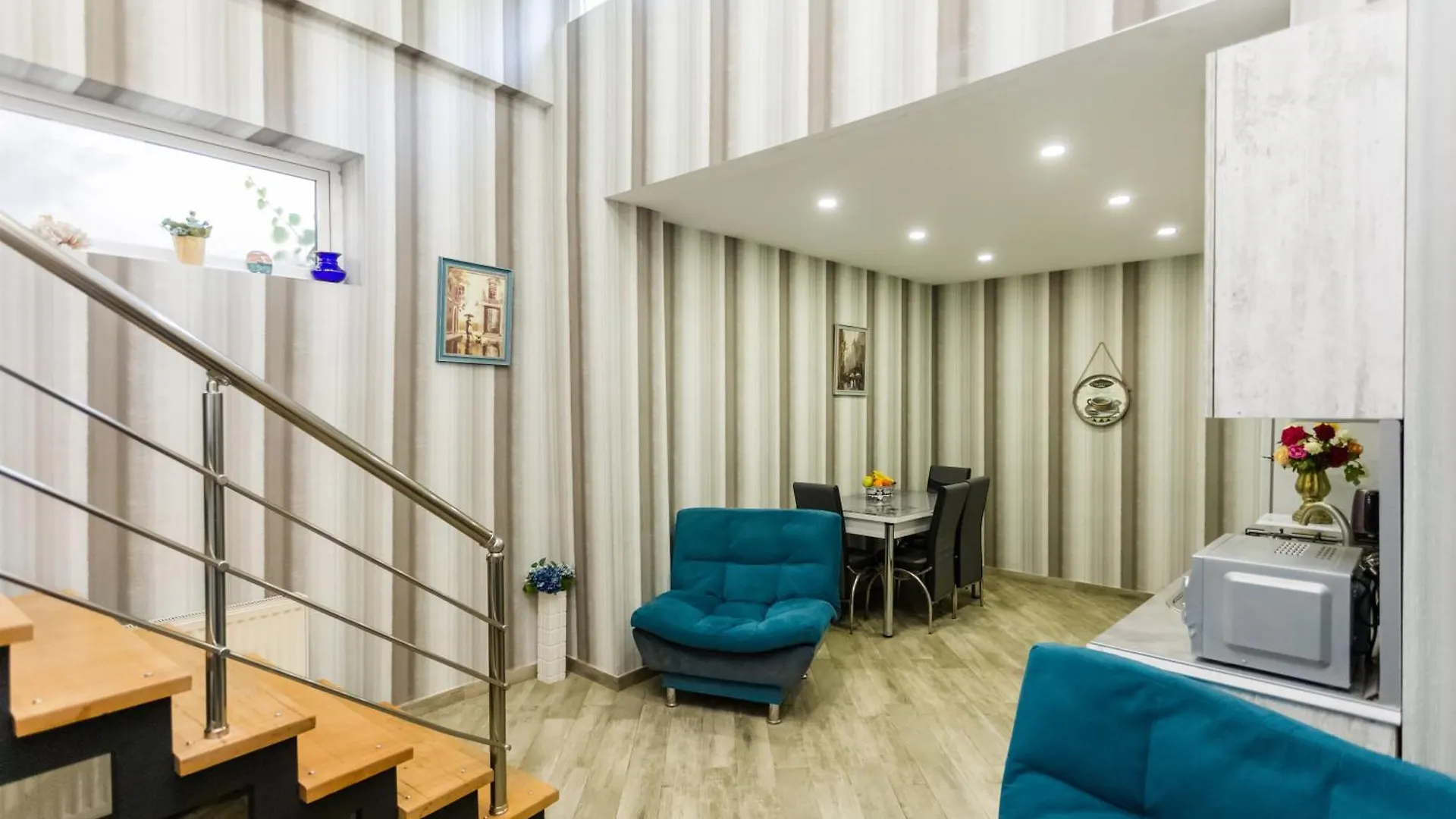 Rustaveli Three Bedroom Apartment Duplex With A Yard Tbilisi 0*,